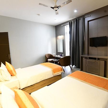 Hotel Jataka Inn Bodh Gaya Extérieur photo